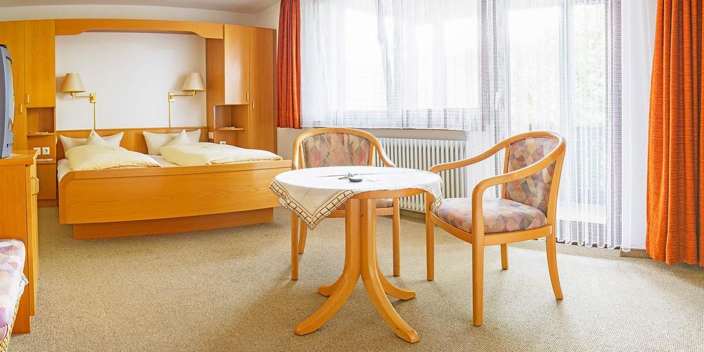 Gasthof Und Pension Zum Kreuz 라우텐바흐 객실 사진
