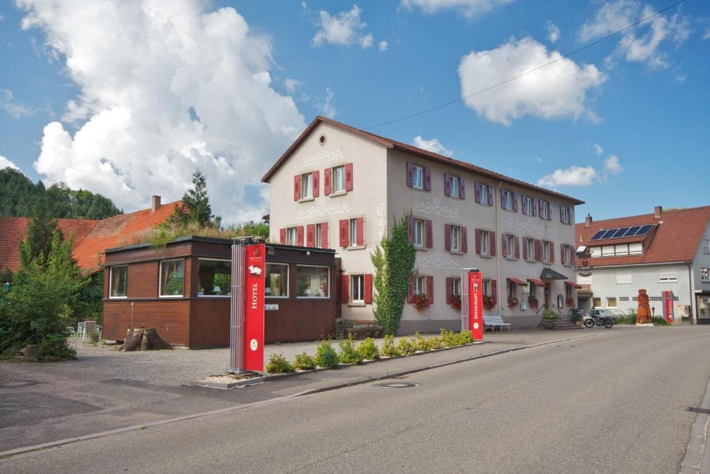 Gasthof Und Pension Zum Kreuz 라우텐바흐 외부 사진